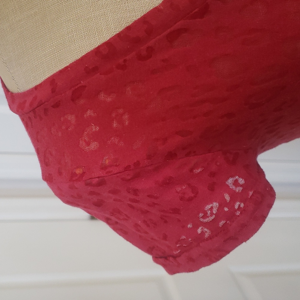 Vintage 90s RUE21 Red Animal Print Burnout Tee | Y2K Grunge Cap Sleeve V-Neck - Picture 6 of 13